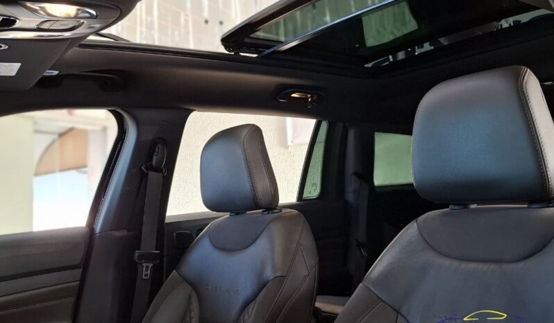 
								Jeep Commander full									