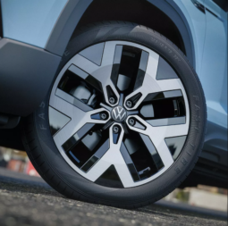 
										Taos 250 TSI 2026 completo									