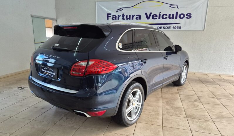 
								Porsche Cayenne V6 completo									