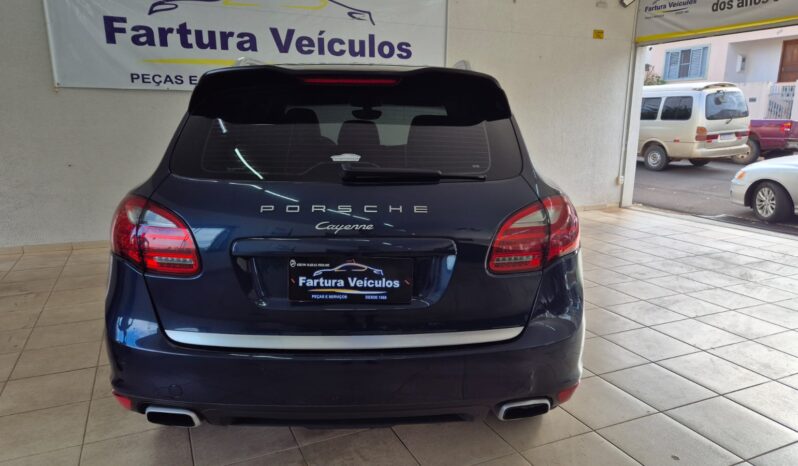 
								Porsche Cayenne V6 completo									