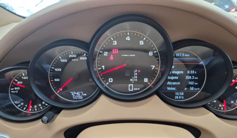 
								Porsche Cayenne V6 completo									