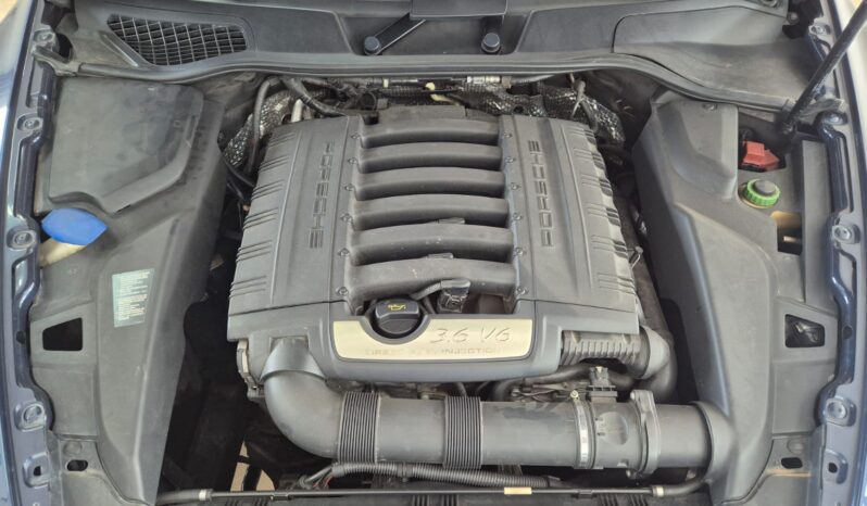 
								Porsche Cayenne V6 completo									