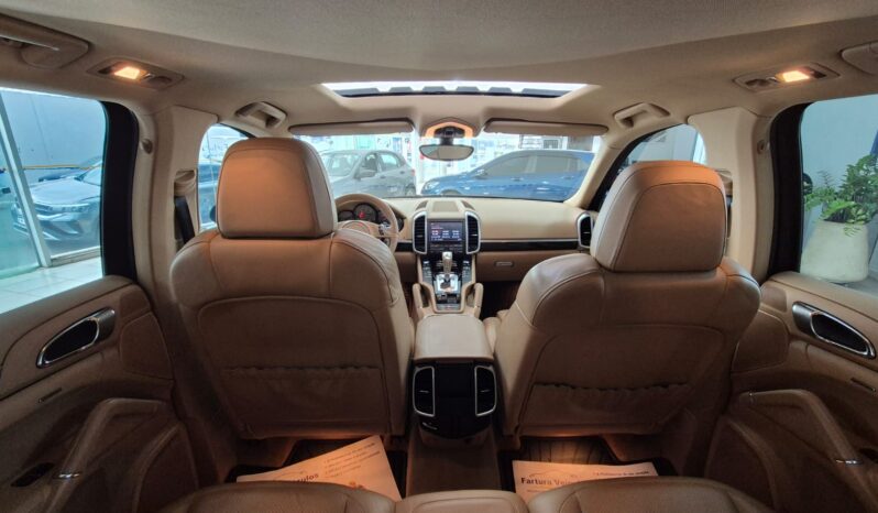 
								Porsche Cayenne V6 completo									
