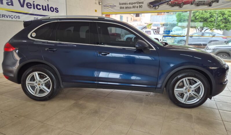 
								Porsche Cayenne V6 completo									