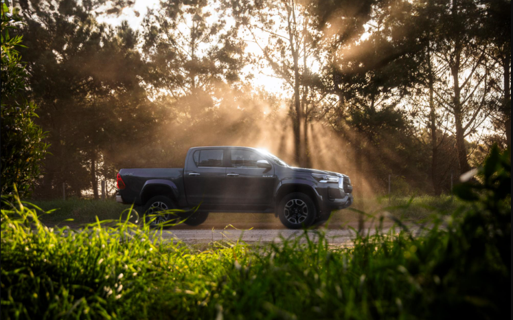 
								Nova Toyota Hilux 2026 completo									