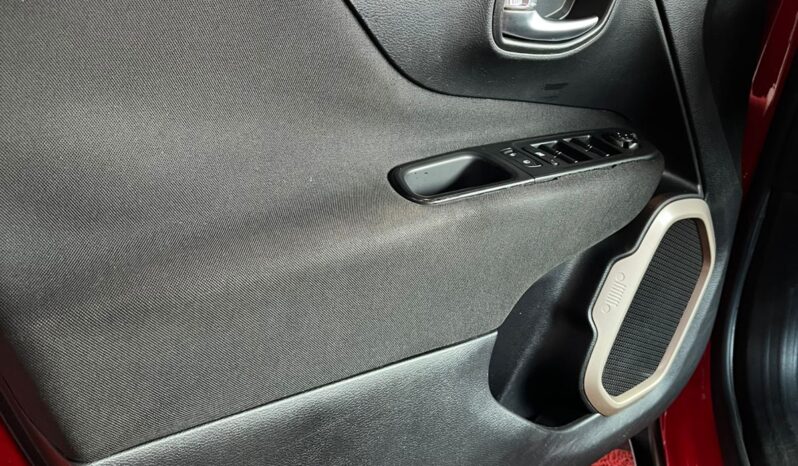 
								Jeep Renegade Longitude AT 2015/2016 completo									