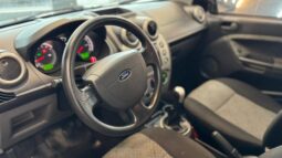 
										FORD FIESTA 1.6 FLEX completo									