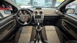 
										FORD FIESTA 1.6 FLEX completo									