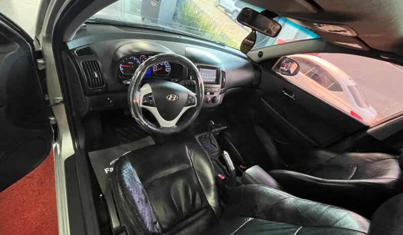 
								Hyundai I30 2010 com Teto Solar completo									