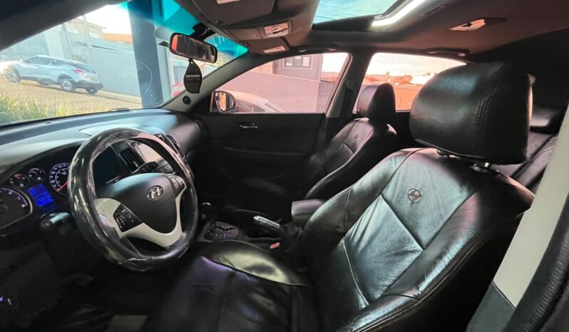 
								Hyundai I30 2010 com Teto Solar completo									