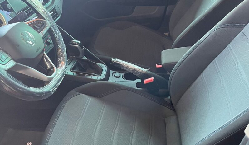 
								Volkswagen Nivus Comfortline TSI AT 2023/2024 completo									