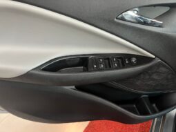 
										Chevrolet Onix Premier completo									