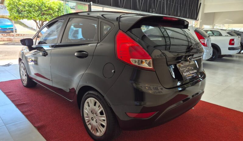 
								Ford Fiesta 1.6 Flex 2015 completo									