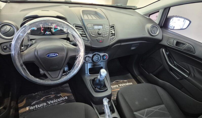 
								Ford Fiesta 1.6 Flex 2015 completo									
