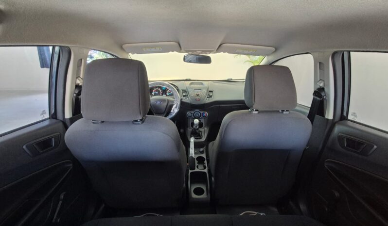 
								Ford Fiesta 1.6 Flex 2015 completo									
