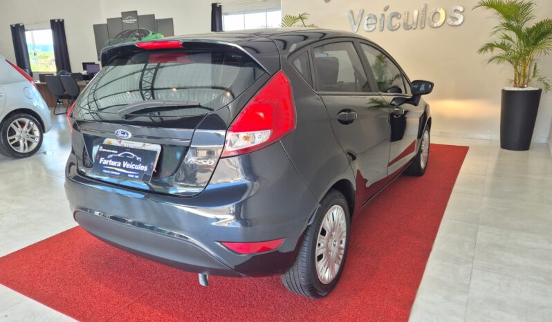 
								Ford Fiesta 1.6 Flex 2015 completo									