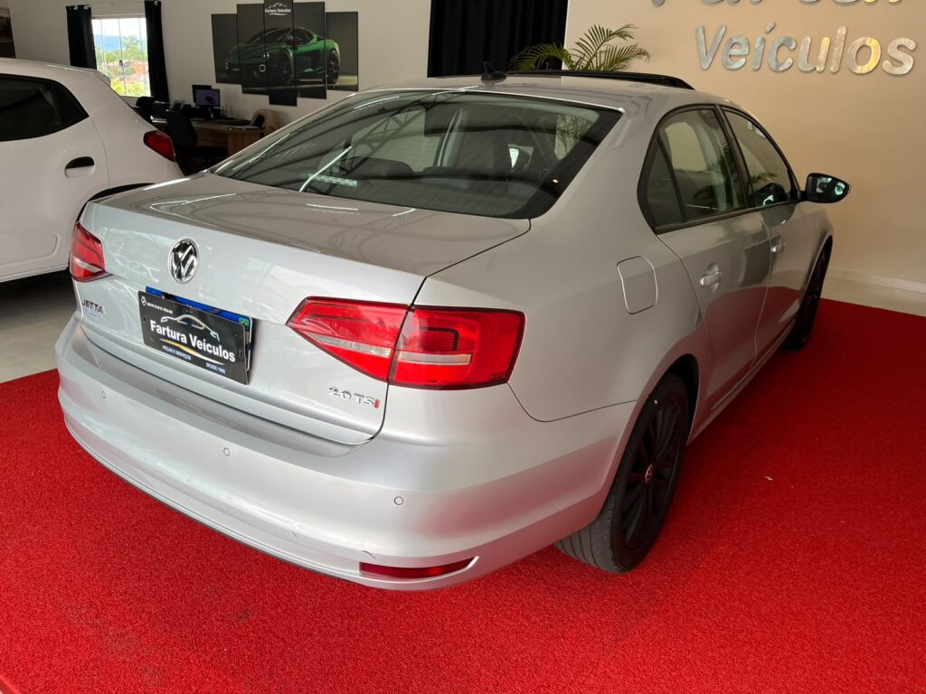 Volkswagen Jetta 2.0 TSI