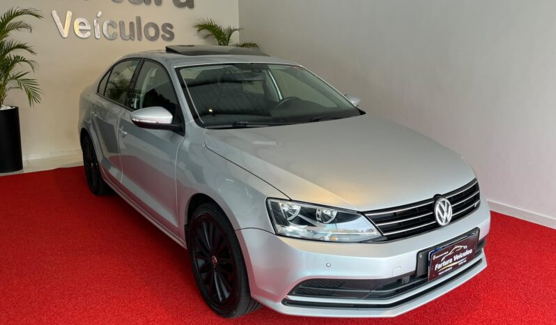 
								Volkswagen Jetta 2.0 TSI completo									