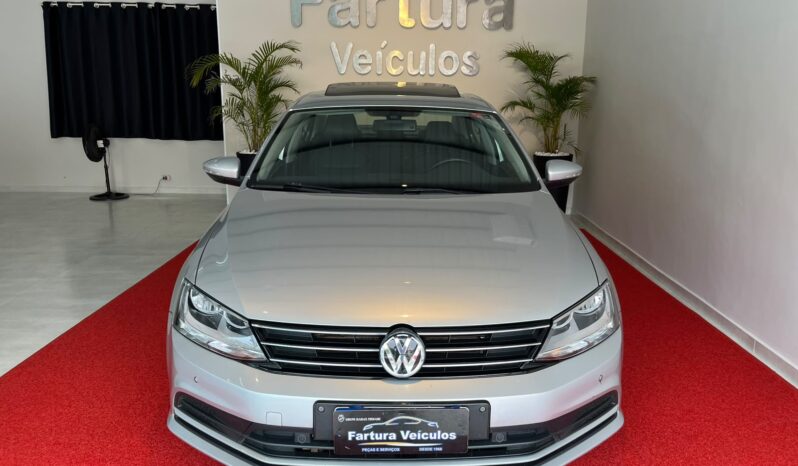 
								Volkswagen Jetta 2.0 TSI completo									