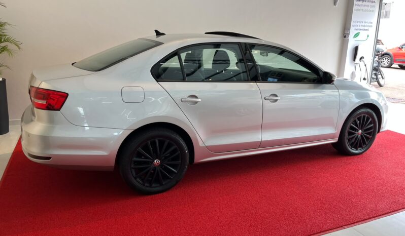 
								Volkswagen Jetta 2.0 TSI completo									