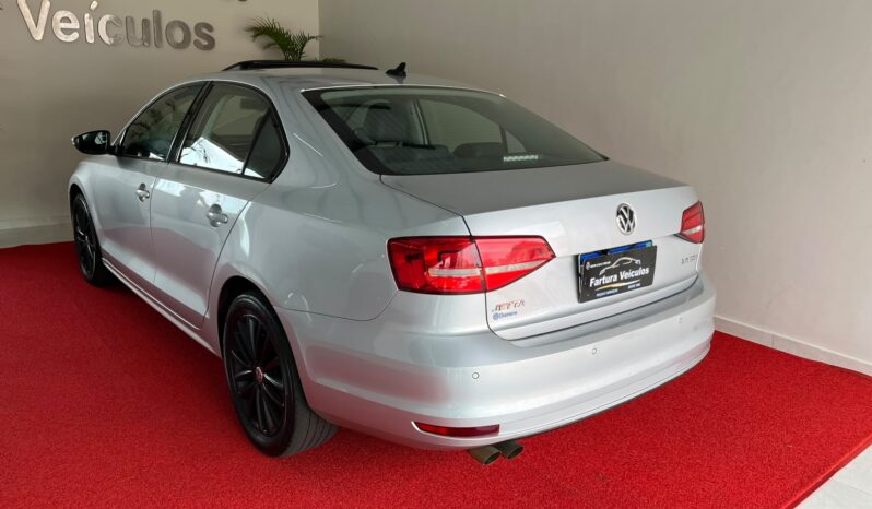 
								Volkswagen Jetta 2.0 TSI completo									