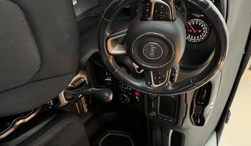 
								Jeep Renegade Longitude AT 2016 completo									