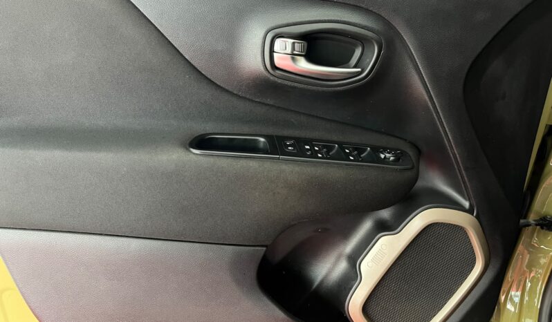 
								Jeep Renegade Longitude AT 2016 completo									